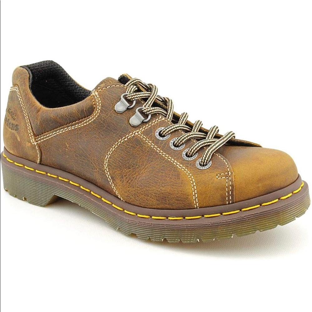 Dr. Martens 11864 AirWair Classic Ankle Boots